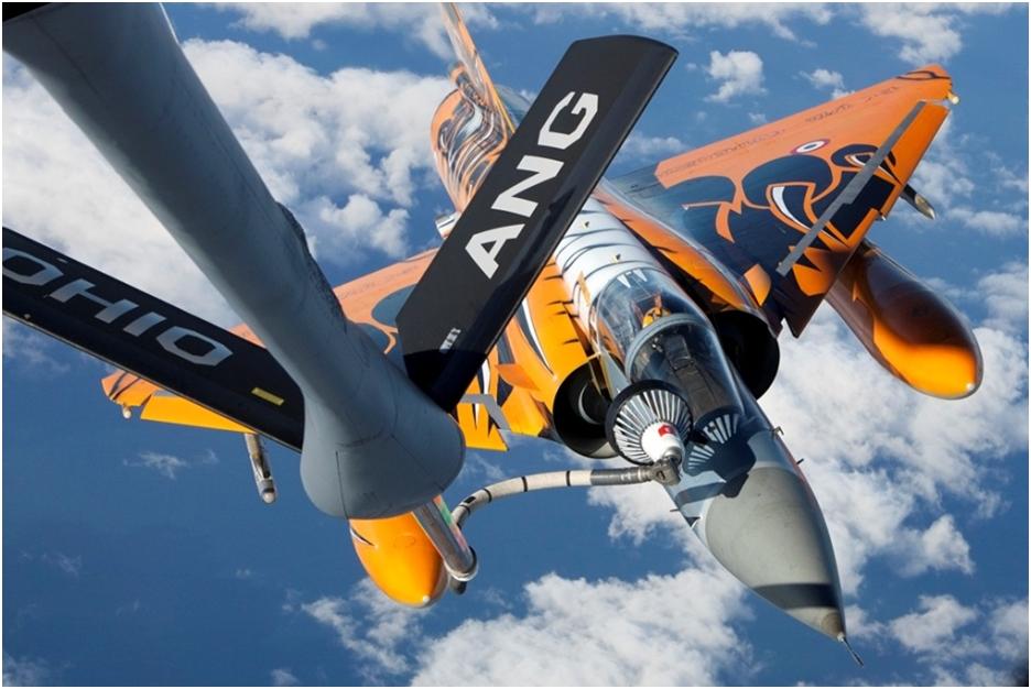 KDC-10 supplying French Fighter Aircraft